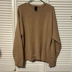 100% Cashmere tan Sweater Size Large
